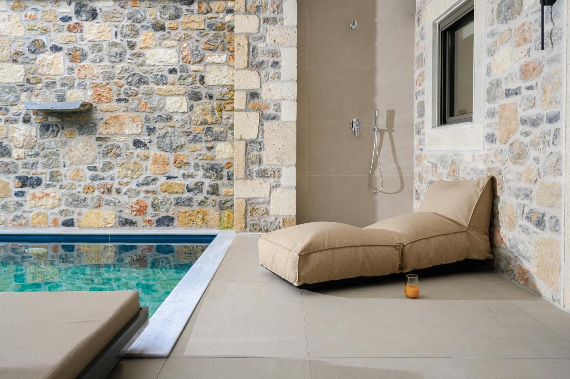 Villa Nicole - Private Pool & Rooftop Jacuzzi خيرسونِسوس المظهر الخارجي الصورة